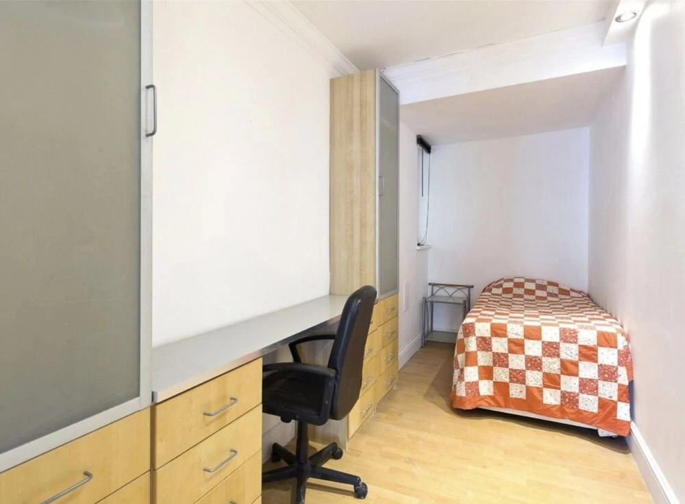 Immaculate 4-bed Apartment Opposite Hyde Park W2