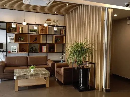 Yiheng Hotel (Shanghai Hongqiao Beixinjing Subway Station)