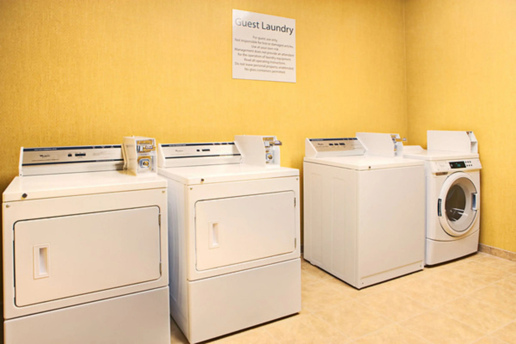 Holiday Inn Express & Suites Cotulla by IHG