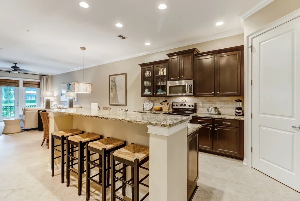Summerwoods Condo, Walkings Away to Atlantic Ocean by Redawning