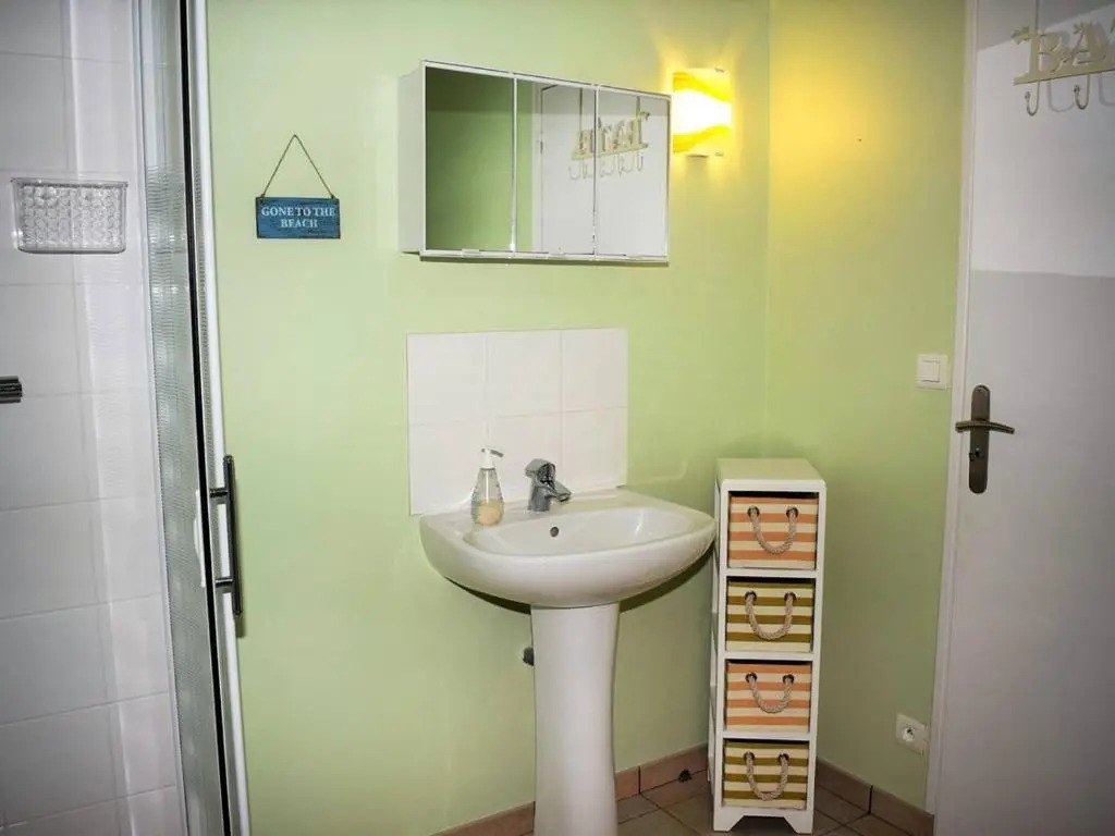 Maison bretonne rénovée à 300m de la plage avec jardin clos, WIFI, et équipements pour bébé - FR-1-368-64