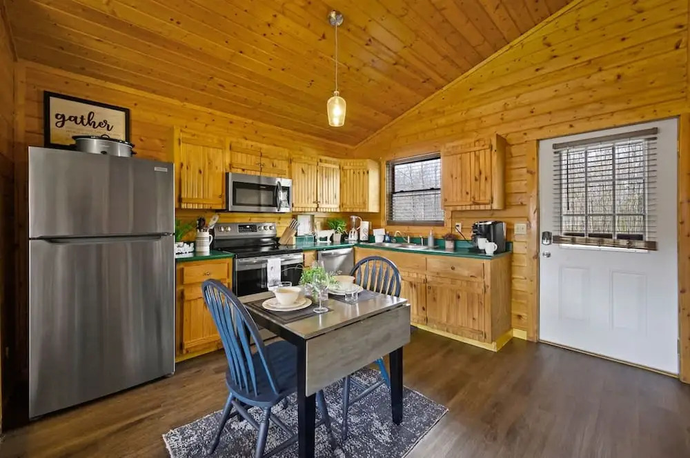 Great View Location Studio Log Cabin Hot Tub
