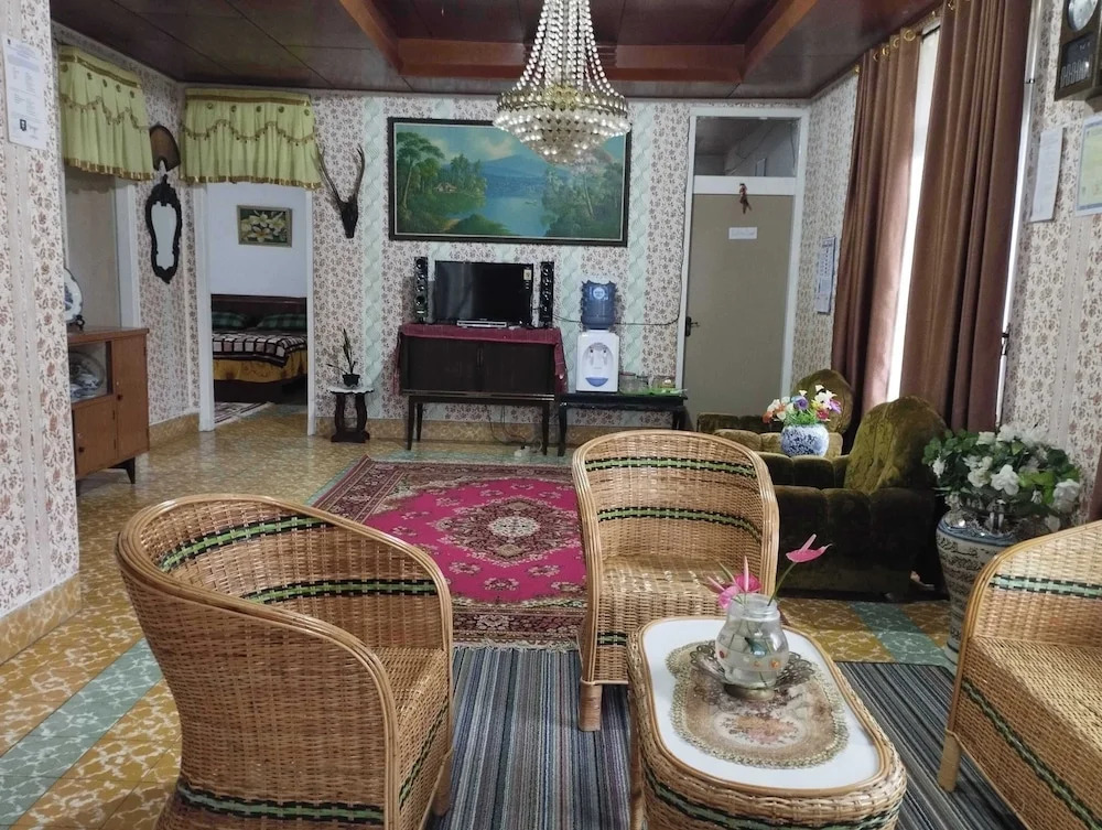 EXPRESS O 92070 Mando Homestay Syariah Near KANTOR LURAH Bukik Apik Puhun