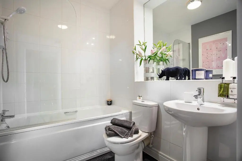 Plymouth Penthouse Apartment-Sea View-Sleeps 7- Habita Property