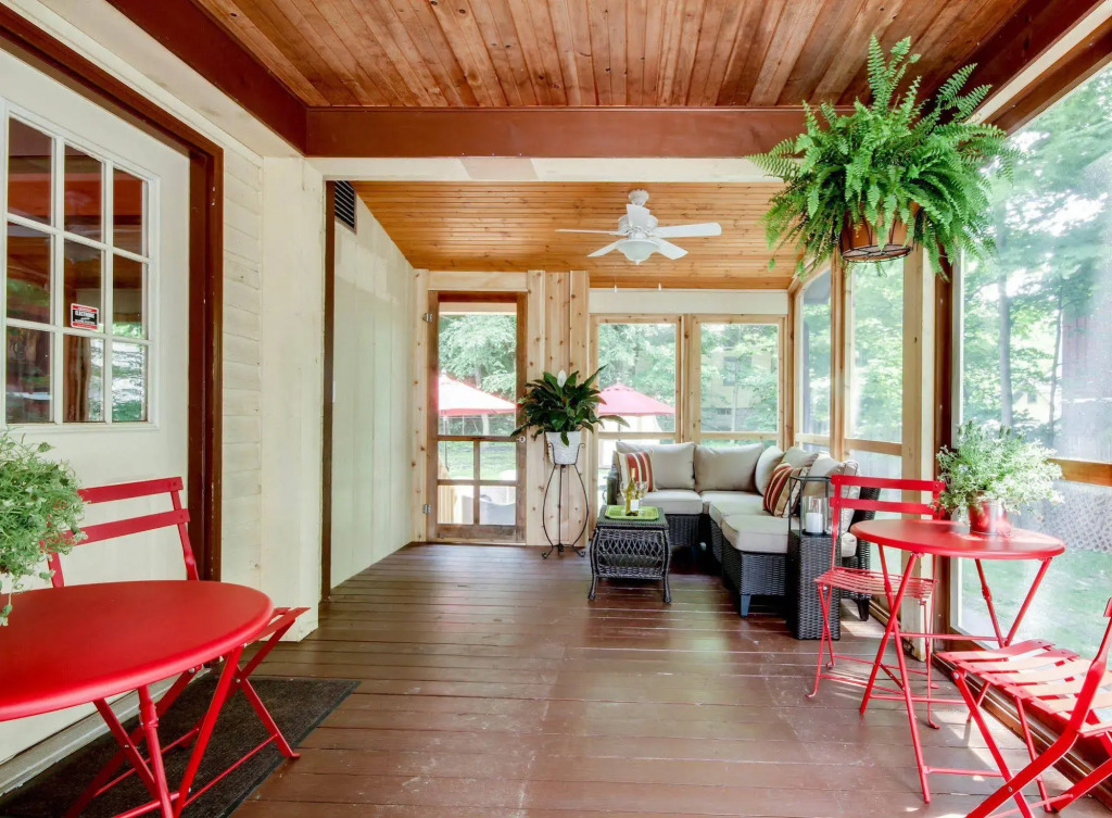 Twin Oaks Inn