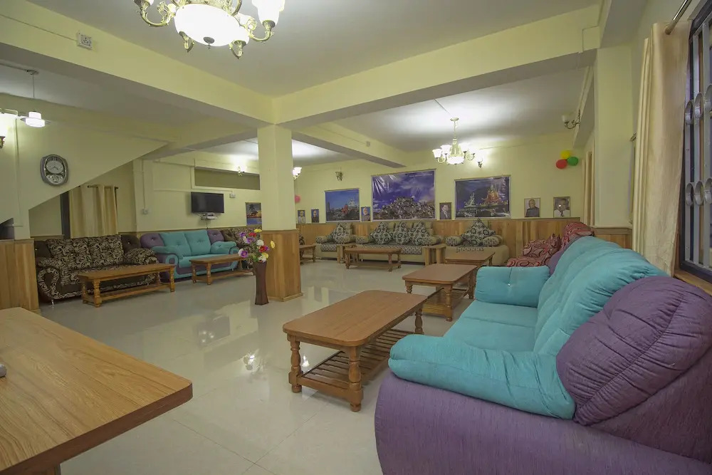 Oyo 24942 Hotel Lhasa
