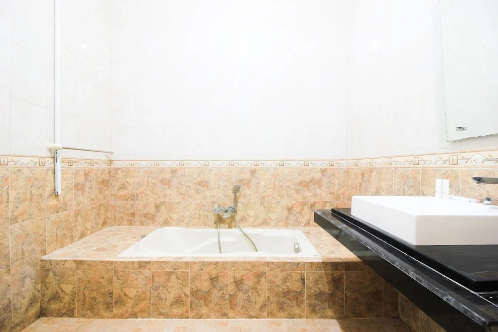OYO 2138 Tiaz Homestay