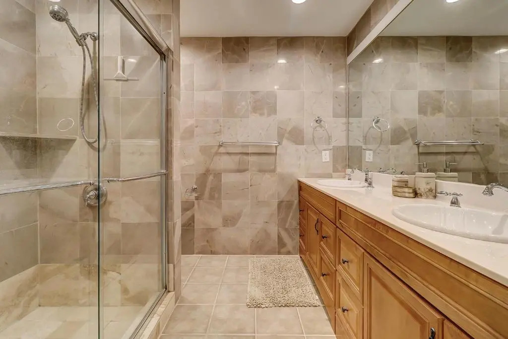 1504 Shipmaster 2 BR Condo Shipyard