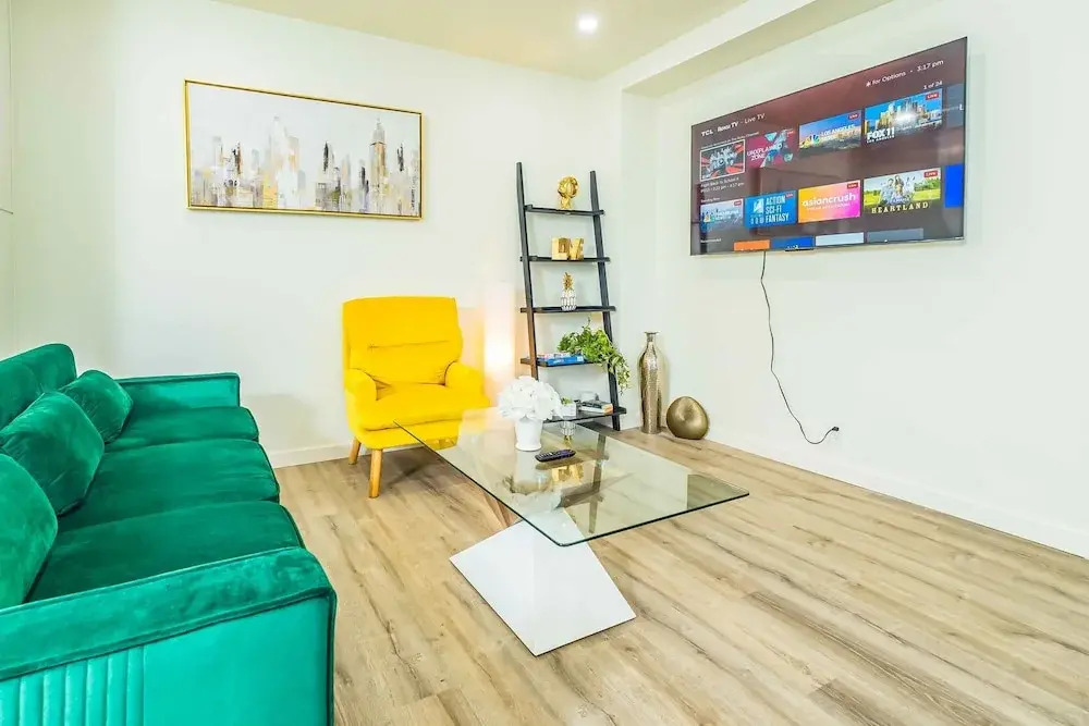 Newly Remodeled 2b2b APT Near Pasadena Old Town