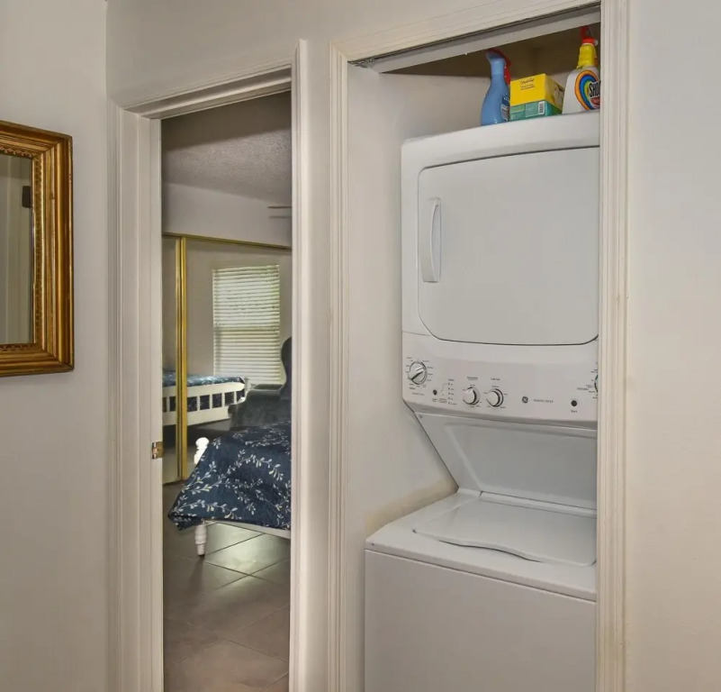 Ground Floor Sun Beach Club - Walking Distance to car Free Beach Sbc884