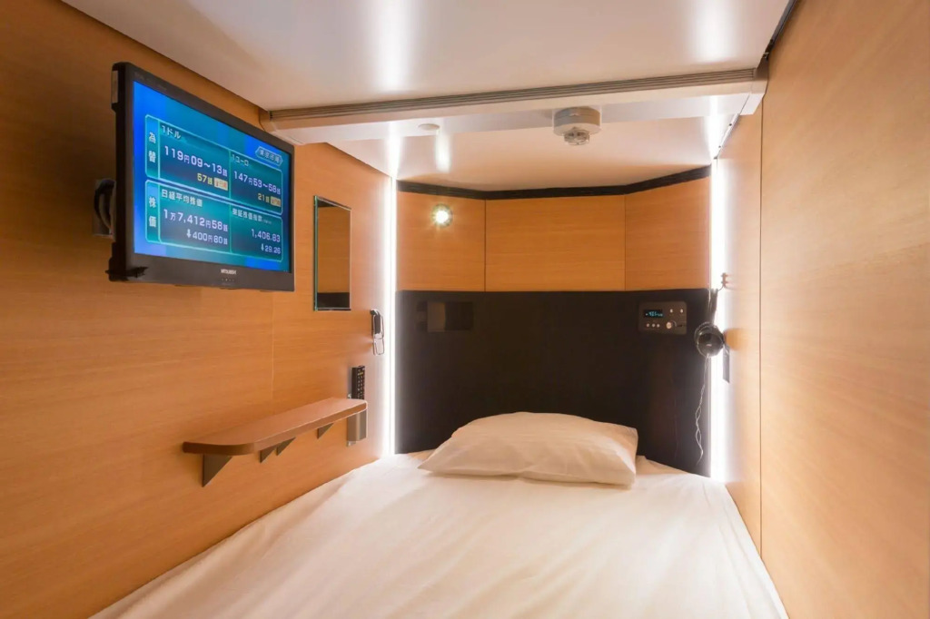 Sauna & Capsule Hotel Rumor Plaza