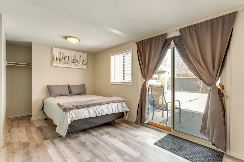 Covered Patio, Gas Grill & Yard: Sheridan Home!