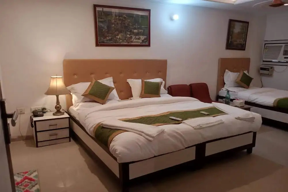 Shyam Palace Guest House