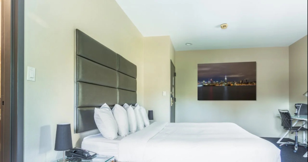 Grand Royale Hotel
