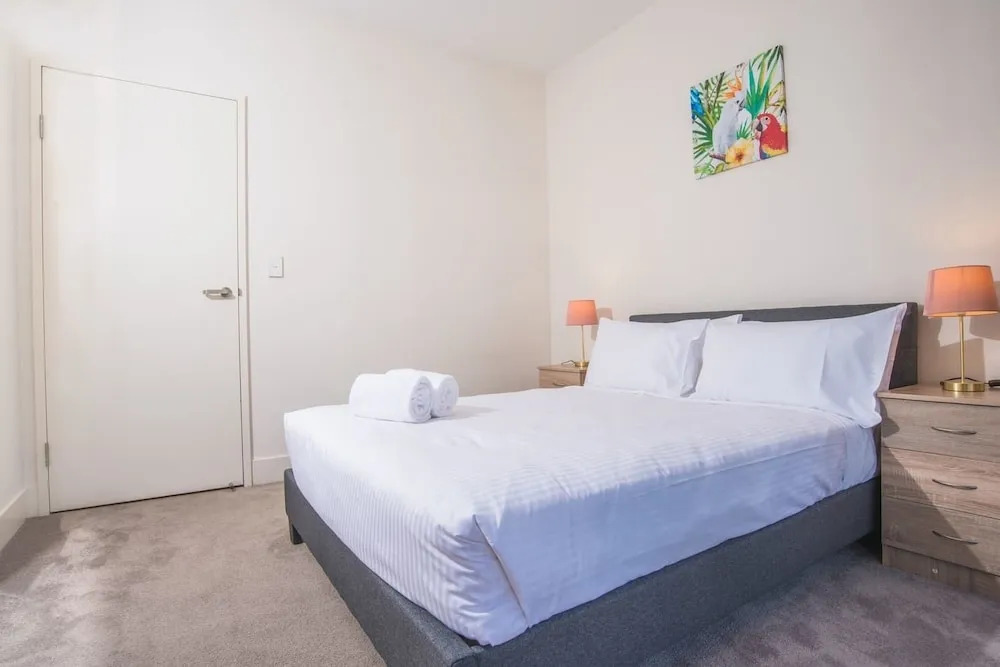 Relaxing Parramatta Apartment With Parking