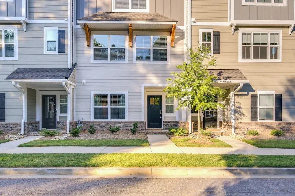 Cozy South Carolina Abode - Steps From Main Street