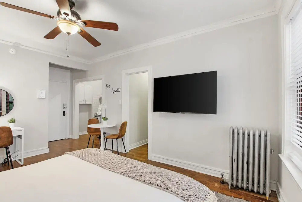 Studio Apt - Dorchester 203