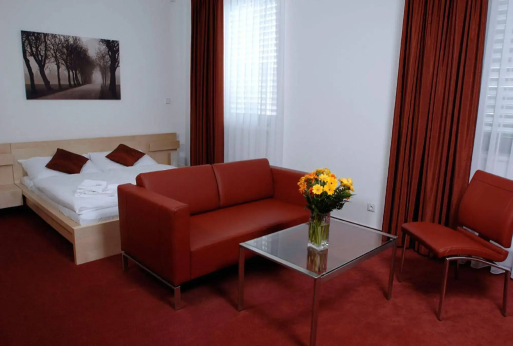 Hotel Ruby Blue