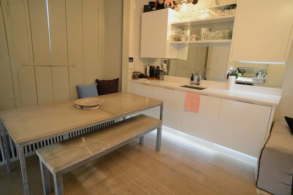 1 Bedroom Flat Near Royal Oak Station