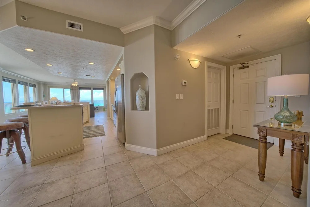 Cozy Condominium with Astonishing View from Spacious Balcony - Unit 0401 by RedAwning