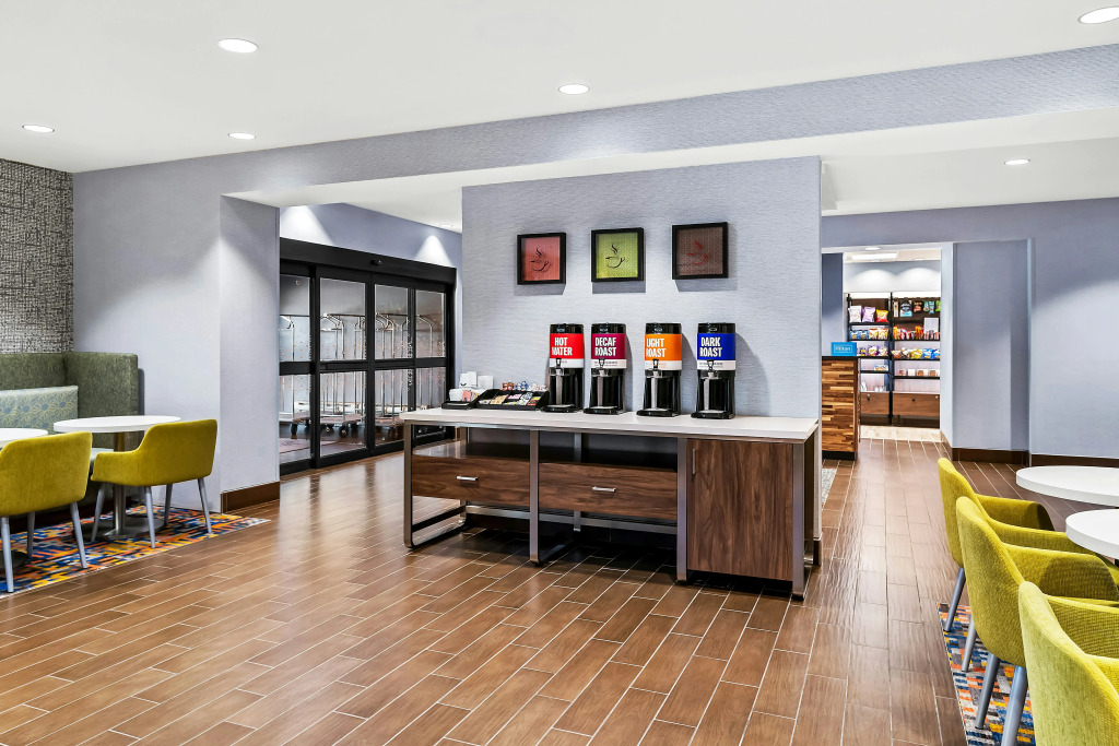 Hampton Inn Omaha/West Dodge Road, Old Mill