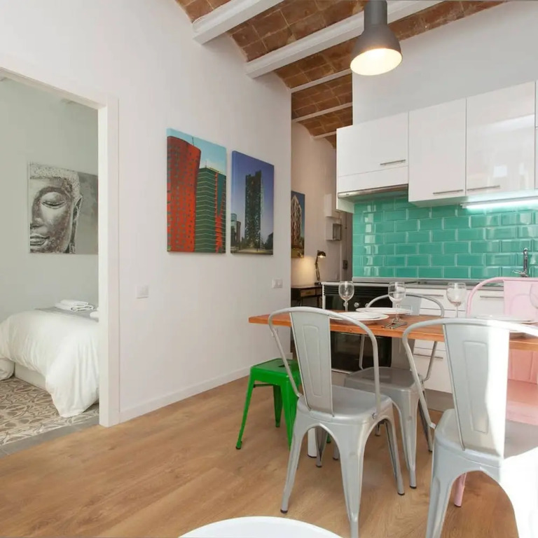 Colour PoP Fira 1 Apt By Myrentalhost
