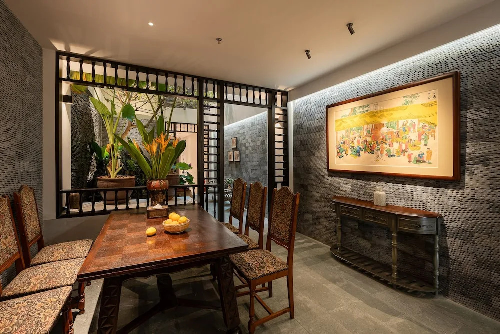 Le Parfum Apartment and Hotel