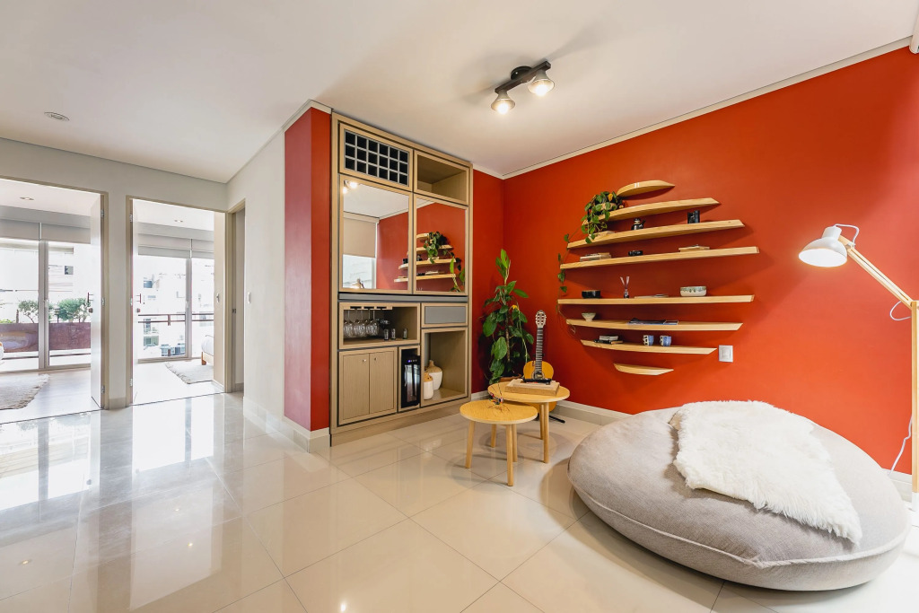 Artsy, Hi-Tech Condo in the Heart of Roma