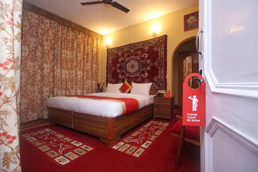 OYO 9331 Hotel White House