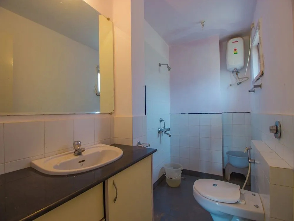 OYO 13840 Home Radiant 2BHK LPK Waterfront