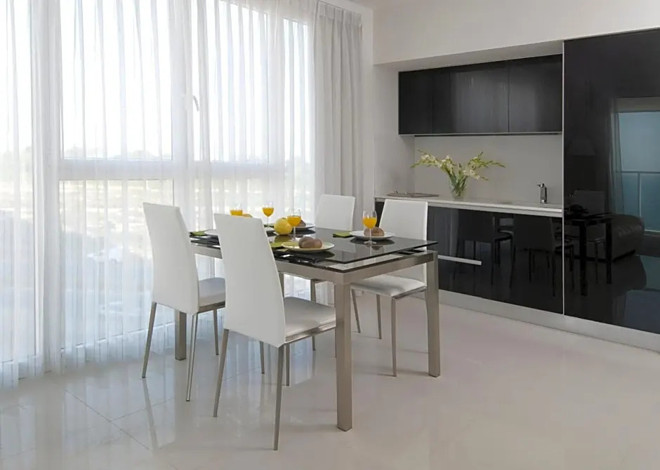 Island Suites Hotel