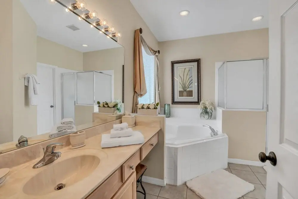 2615 Emerald Island