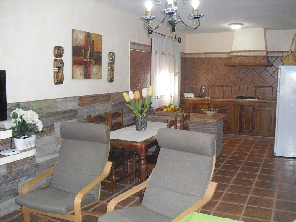 Cadiz 101737 3 Bedroom Holiday home By Mo Rentals