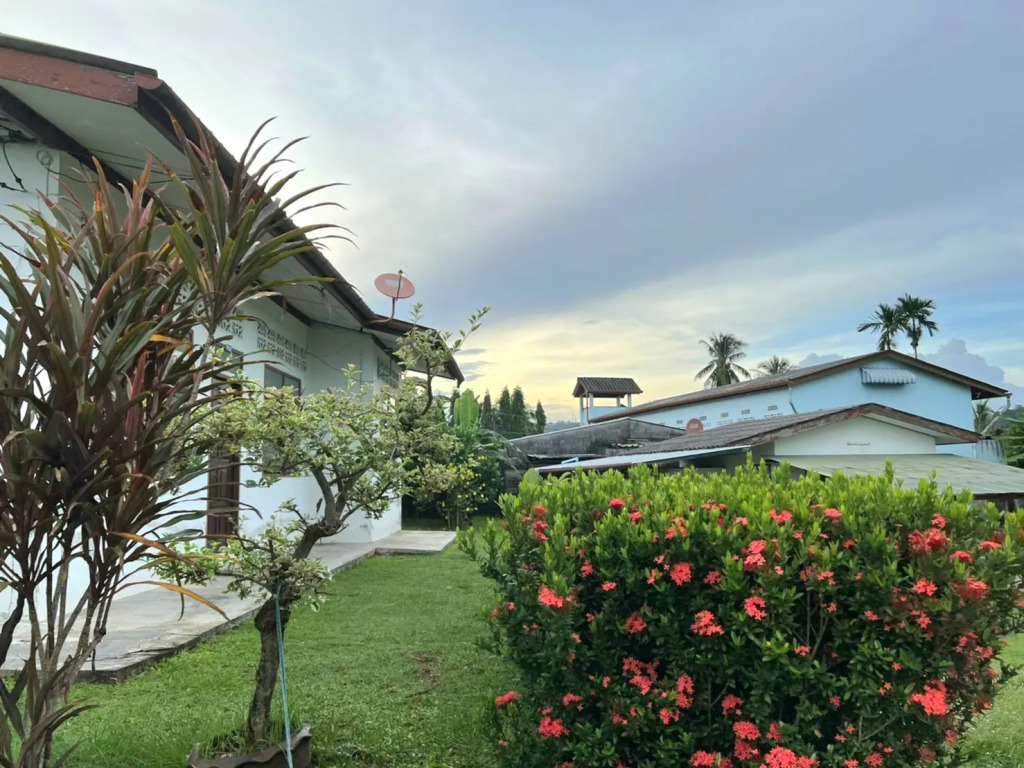 Baan Bonsuan Hill Guesthouse By Zuzu