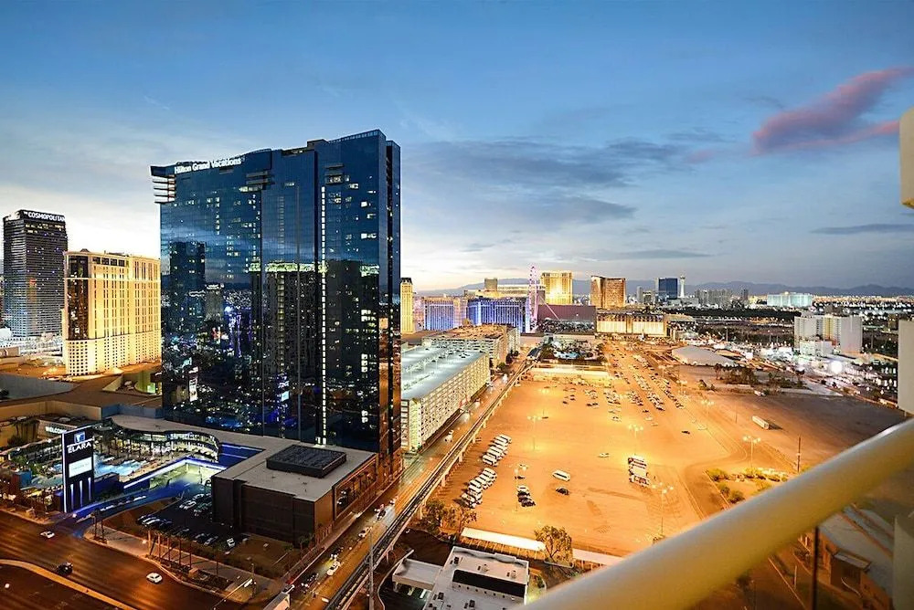 MGM Signature Deluxe Balcony Strip View Suite