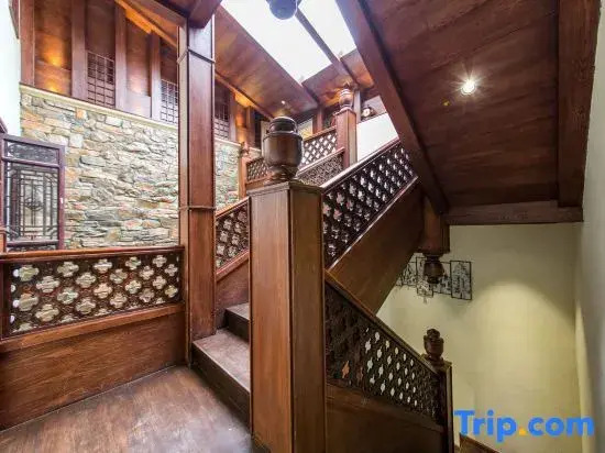 Xiangge Huangfu Holiday Hotel