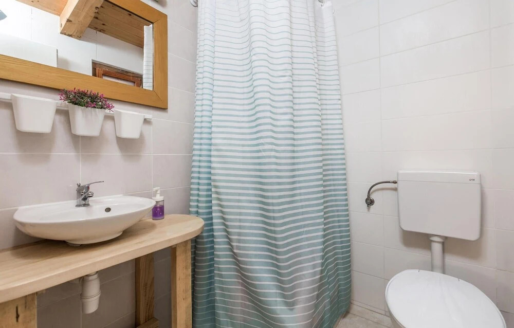 3 Bedroom Nice Home In Lukovo Sugarje