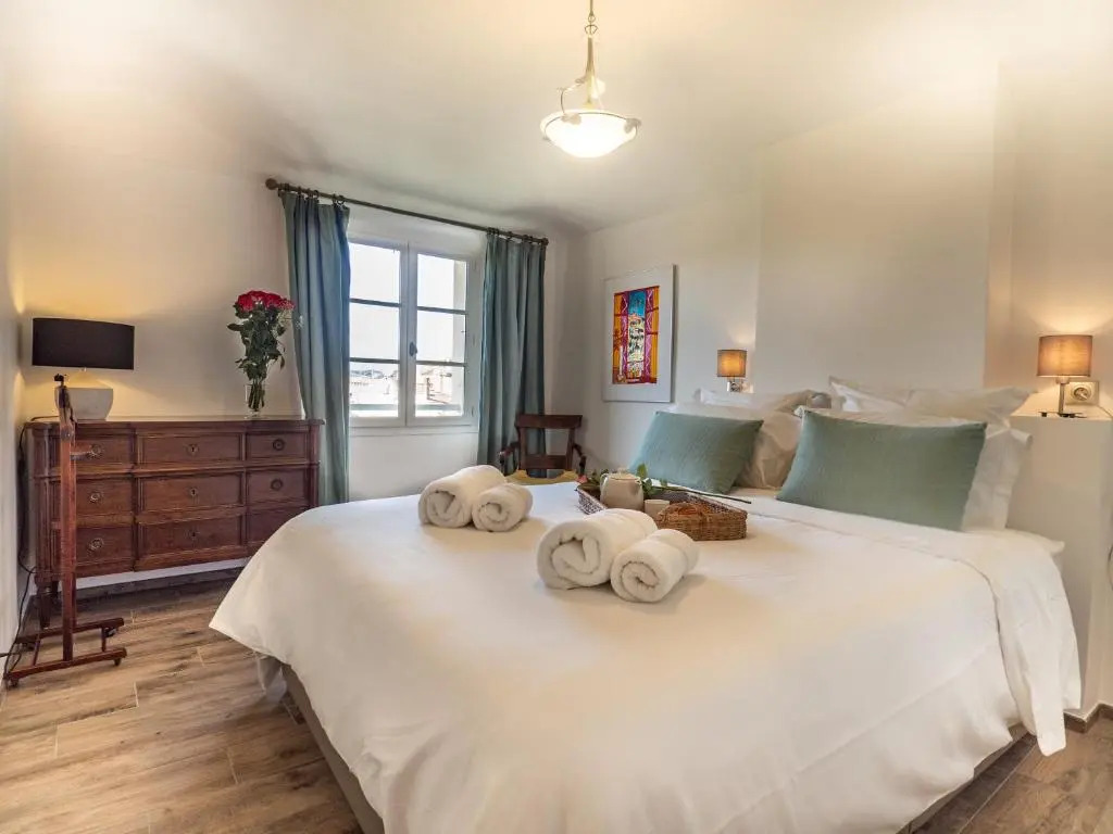 Charmant appartement spacieux pour 6P vue mer vieil Antibes
