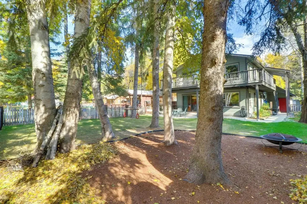 5 Mi to Whitefish Resort: Getaway w/ Shared Patio