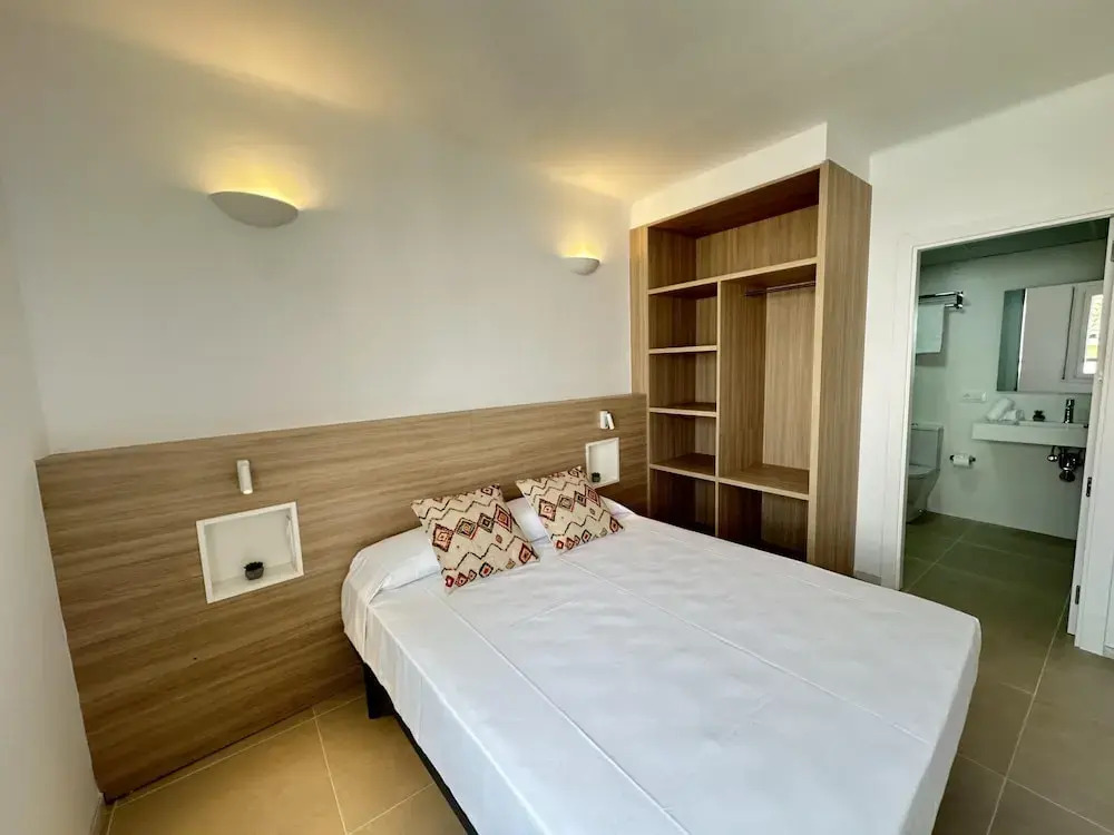 Arago 273 in Roses With 2 Bedrooms and 2 Bathrooms