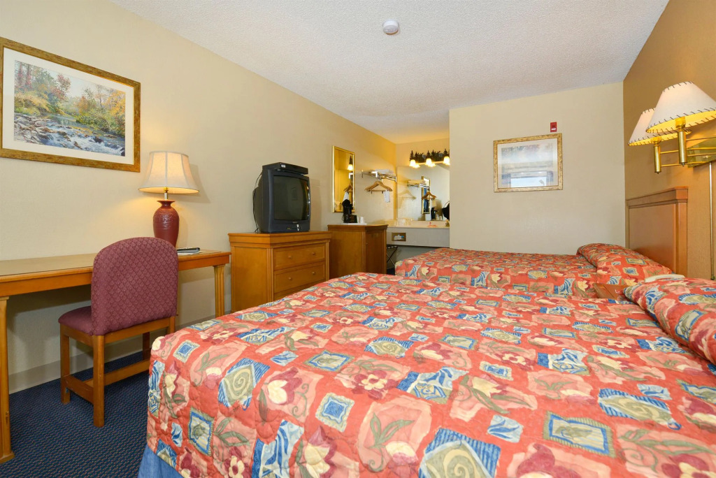 Econo Lodge I-44 - Exit 80
