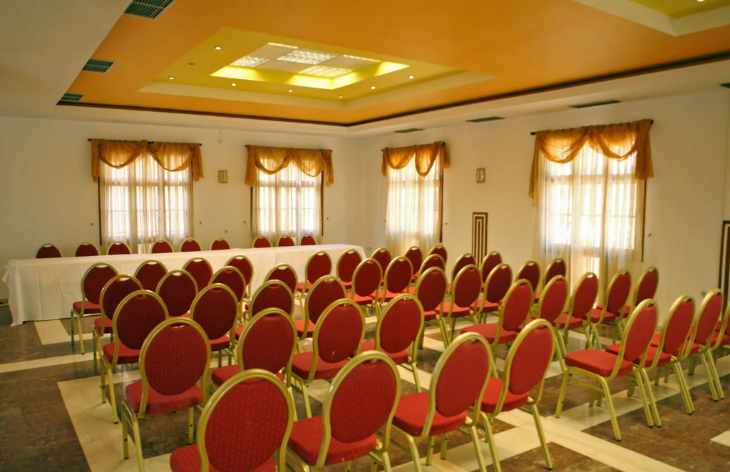 Pasiphae Hotel