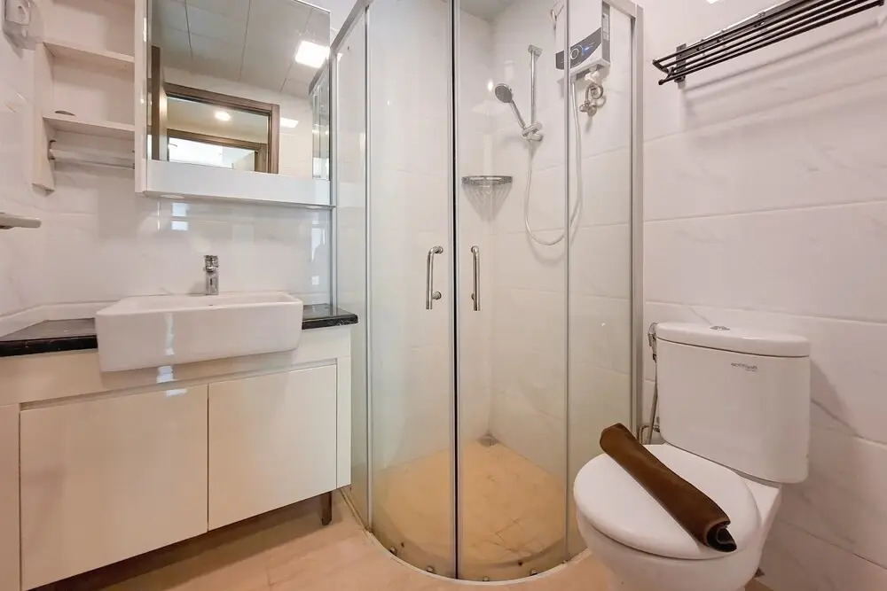 Monochromatic 2Br With Extra Working Room Apartment Sky House Bsd