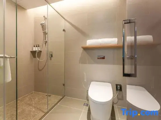 Homeinn Plus Hotel (Weifang Railway Station Yinquan Plaza)