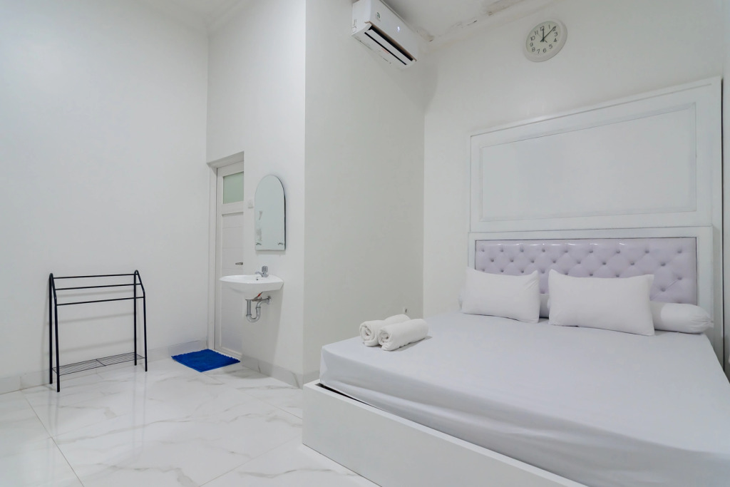 Family Homestay Syariah Cirebon RedPartner