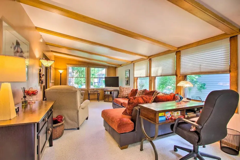 Elegant Home w/ Deck, 5 Blocks to Mayo Clinic