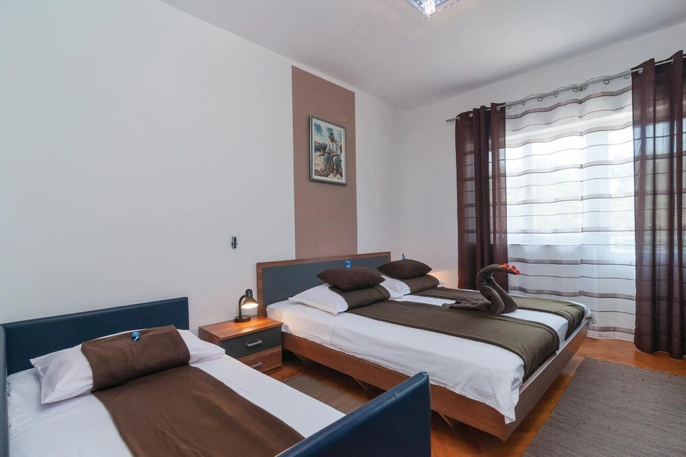 3 Bedroom Beautiful Home In Seget Vranjica