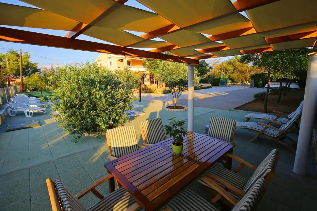 Apartments Nikaia
