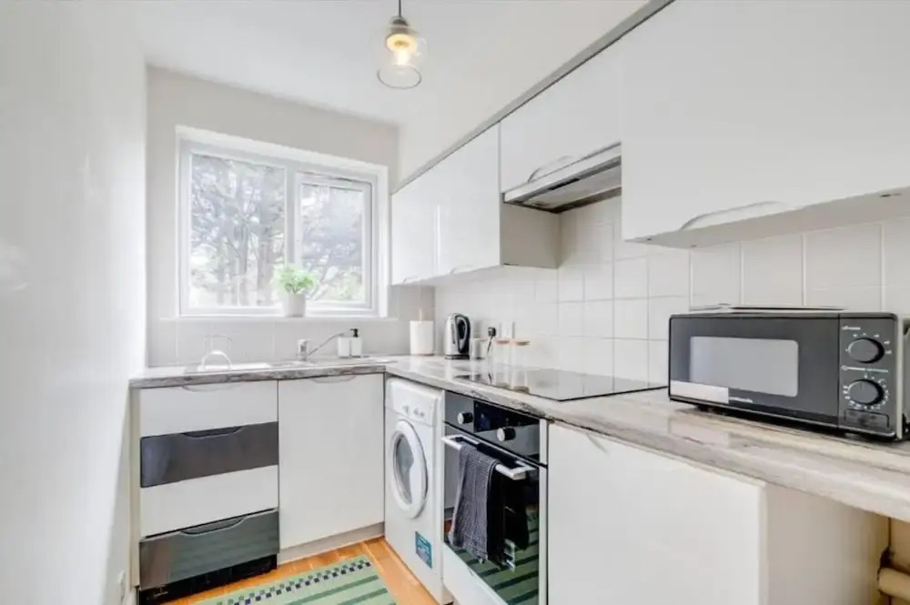 Central London Cosy Apartment With Parking
