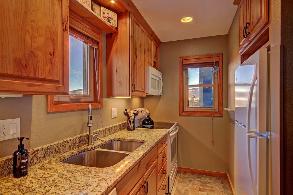 315 Woodbridge 2 Bedroom Condo by RedAwning